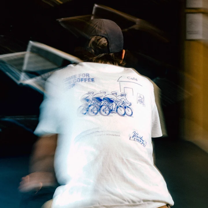 LEEZE x RAIDEN Oversized T-Shirt "Coffee Stop"
