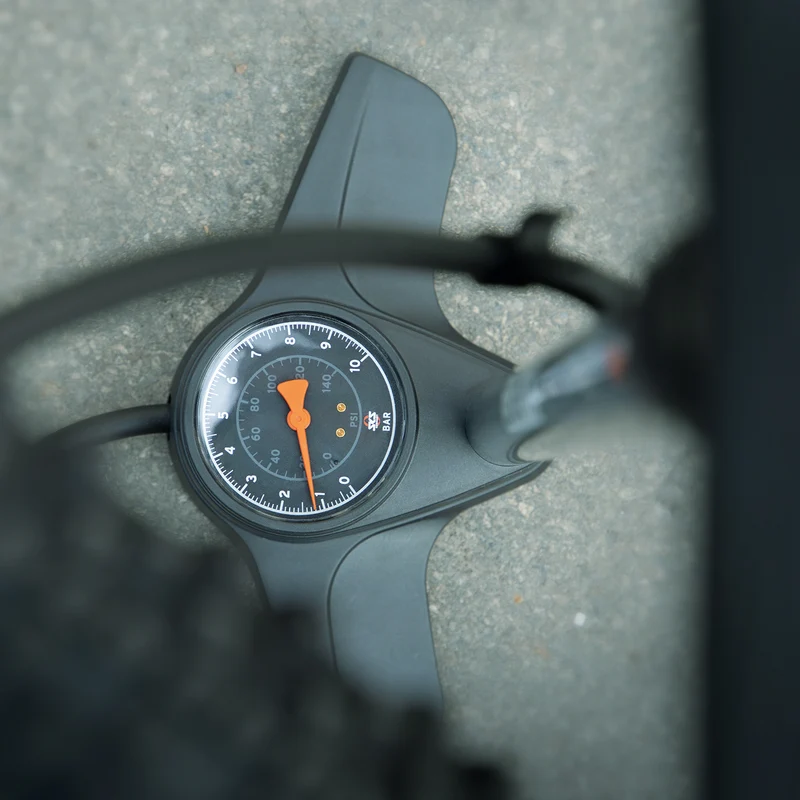 AIRLITE 10.0 Standpumpe mit MV EASY Ventilanschluss für Fahrräder