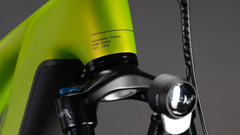 CUBE Kathmandu Hybrid Pro 800 lizard´n´black