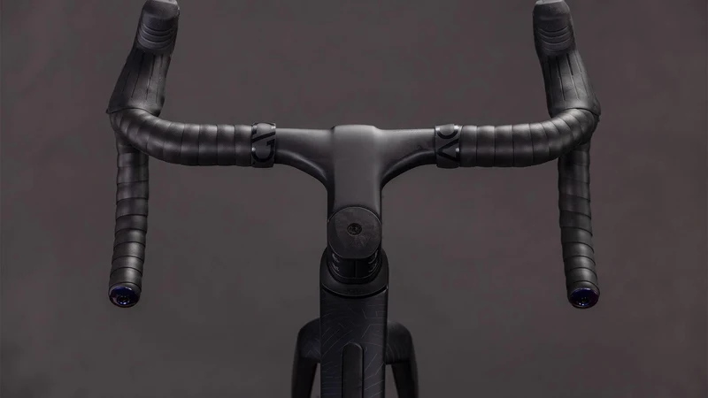 CUBE Nuroad C:62 EXC carbon´n´crisscross