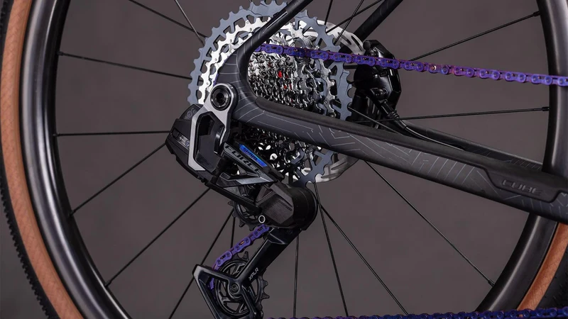 CUBE Nuroad C:62 EXC carbon´n´crisscross