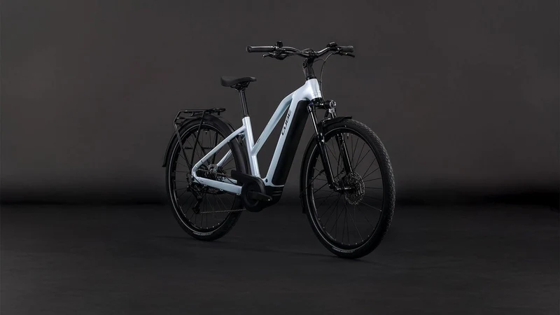 CUBE Touring Hybrid ONE 600 glacier´n´reflex