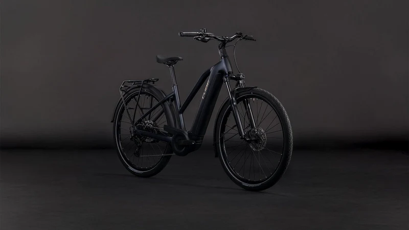 CUBE Touring Hybrid ONE 600 coal´n´chrome