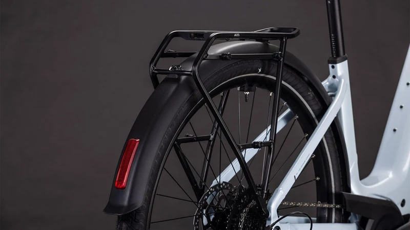 CUBE Touring Hybrid ONE 600 glacier´n´reflex