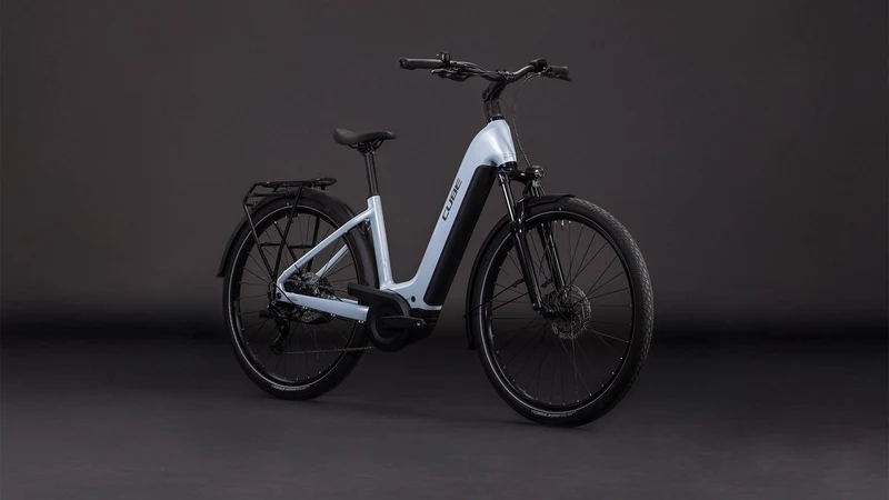 CUBE Touring Hybrid ONE 600 glacier´n´reflex