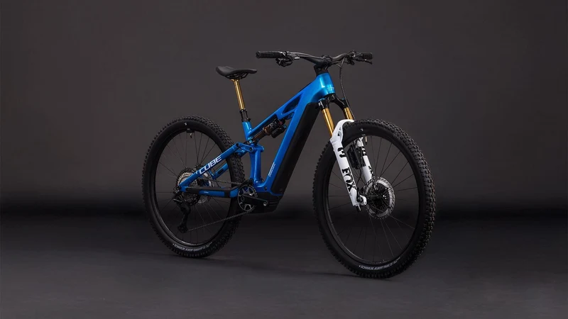 CUBE Stereo Hybrid ONE44 HPC AT 800 actionteam
