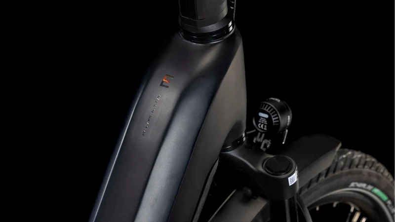 CUBE Kathmandu Hybrid EXC 800 black´n´prism