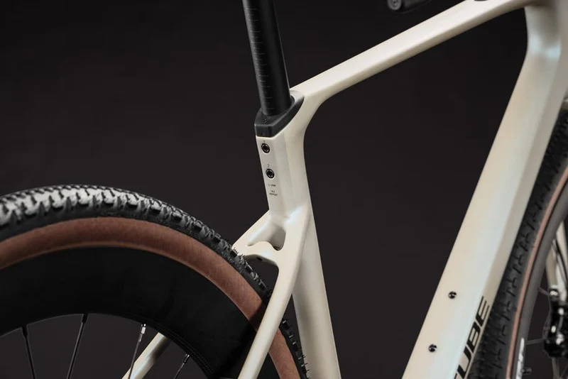 CUBE Nuroad C:62 SLX glintsand´n´black