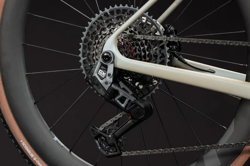 CUBE Nuroad C:62 SLX glintsand´n´black