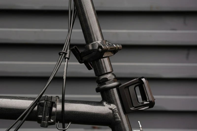 Brompton ColourLab Forged Front Carrier Block Schwarz