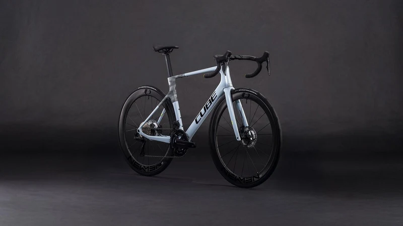 CUBE Agree C:62 Race glacier´n´black