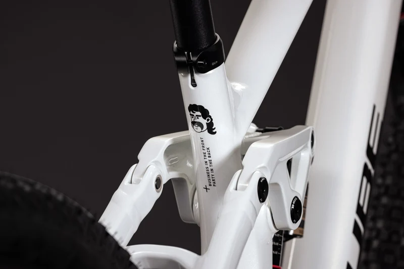 CUBE TWO15 Race powdergold´n´black