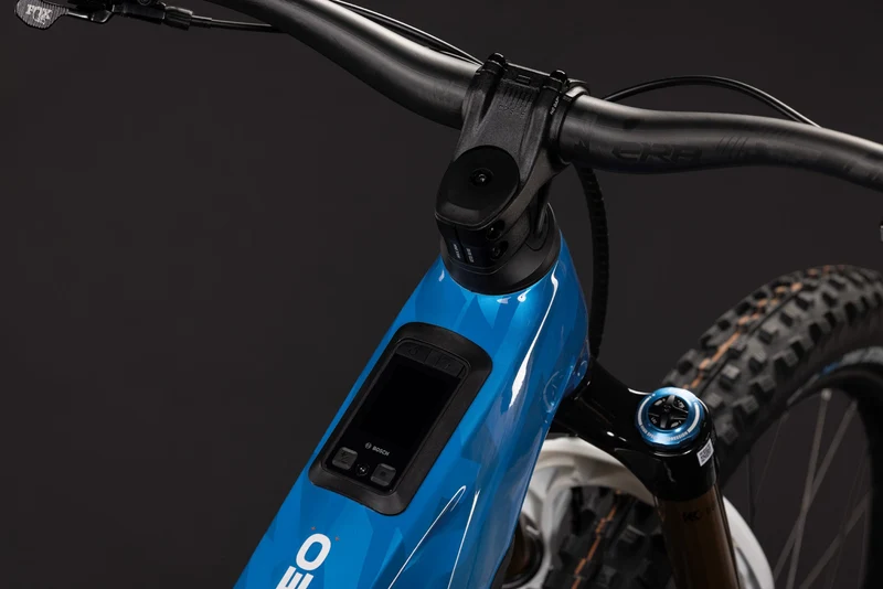 CUBE Stereo Hybrid ONE77 HPC AT 800 actionteam