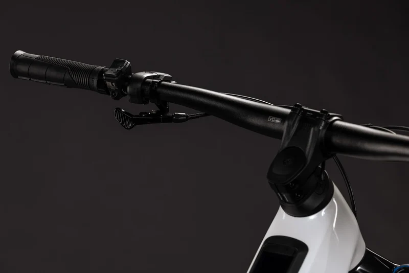 CUBE Stereo Hybrid ONE44 HPC Pro 800 metallicwhite´n´blue