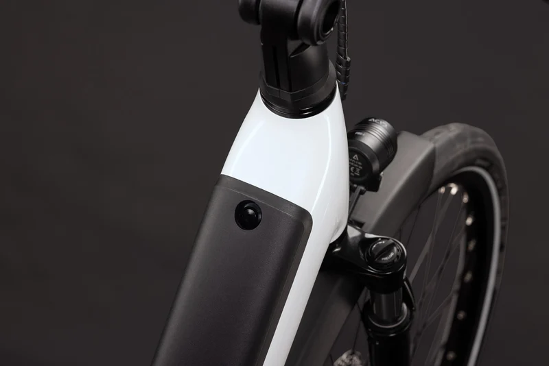 CUBE Supreme RT Hybrid Comfort EX 600 metallicwhite´n´reflex