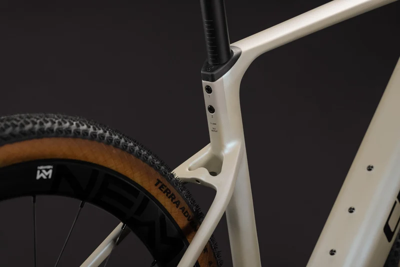 CUBE Nuroad Hybrid C:62 SLX 400X glintsand´n´black