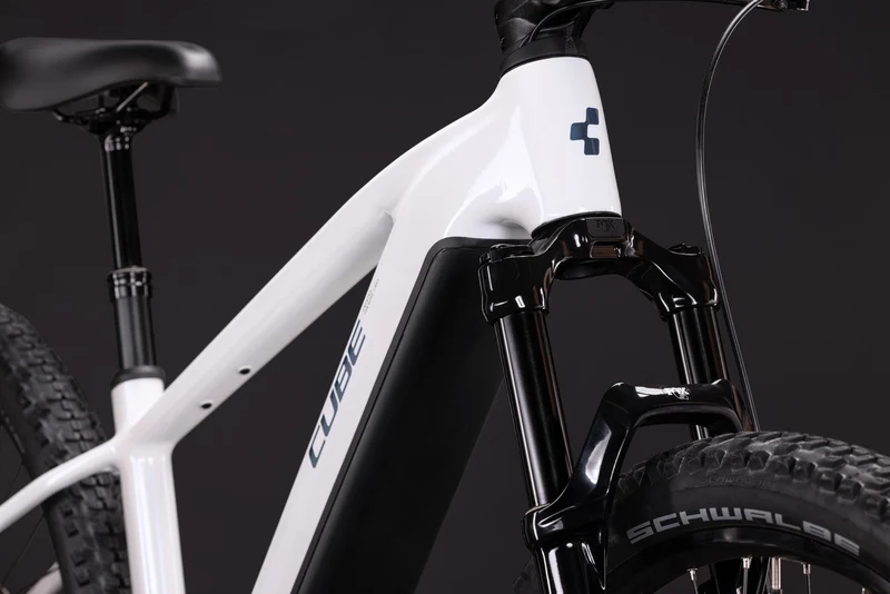 CUBE Reaction Hybrid Race 800 snow´n´black