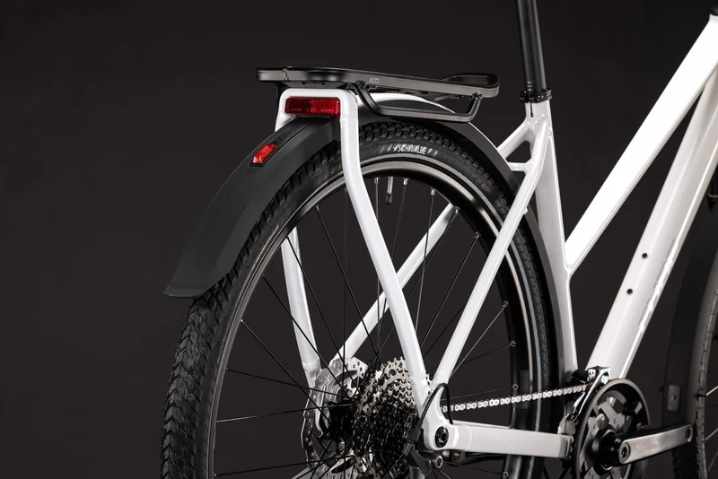 CUBE Kathmandu Pro metallicwhite´n´chrome