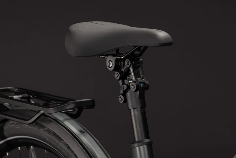 CUBE Kathmandu Hybrid Deluxe Pro 800 blackforest´n´chrome