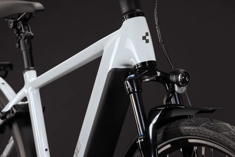 CUBE Kathmandu Hybrid Deluxe Pro 800 metallicwhite´n´chrome