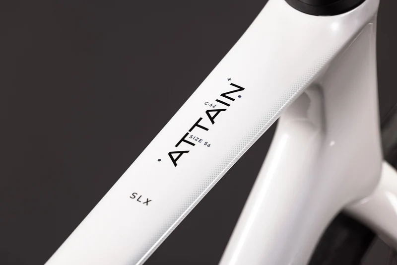 CUBE Attain C:62 SLX metallicwhite´n´black
