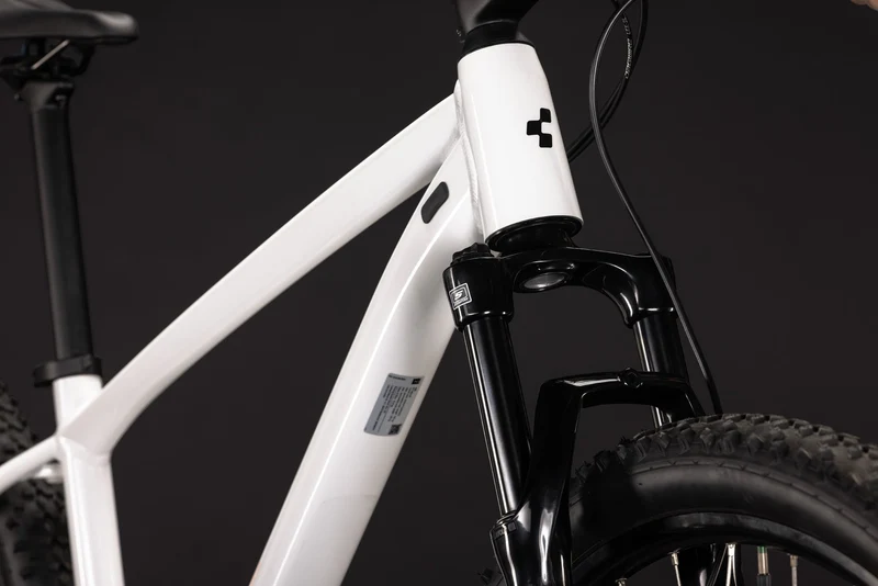CUBE Aim ONE metallicwhite´n´black
