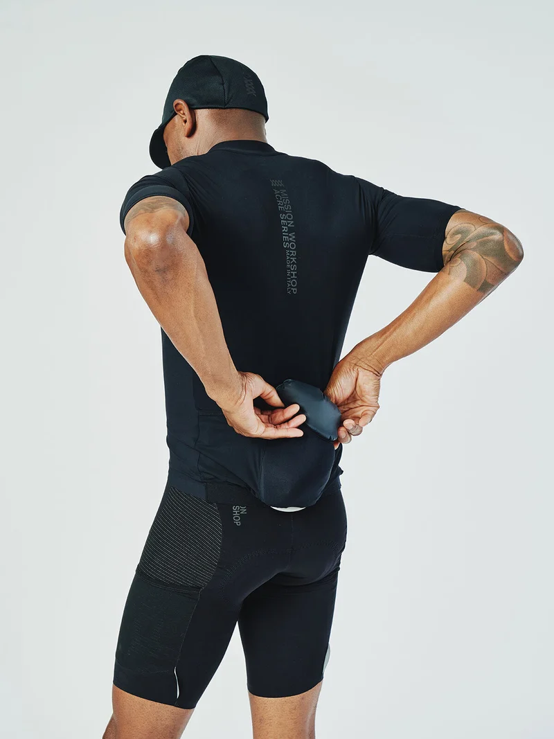 Mission Workshop Acre Series Vest Charcoal