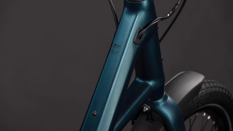 CUBE Compact Hybrid 545 royalgreen´n´black