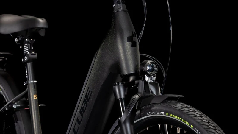 CUBE Supreme Hybrid Deluxe SLT 625 golddust´n´black