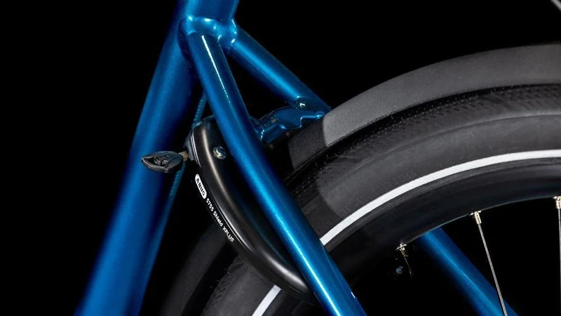 CUBE Supreme Hybrid Pro 625 electricblue´n´blue