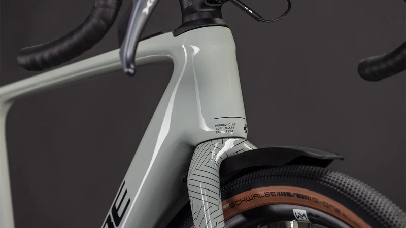 CUBE Nuroad Hybrid C:62 Race 400X FE reedbeige´n´black