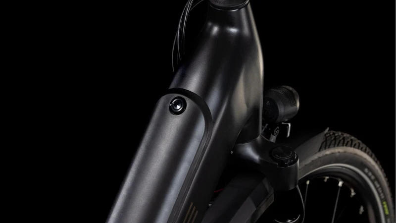 CUBE Supreme Hybrid Comfort SLX 625 black´n´metal
