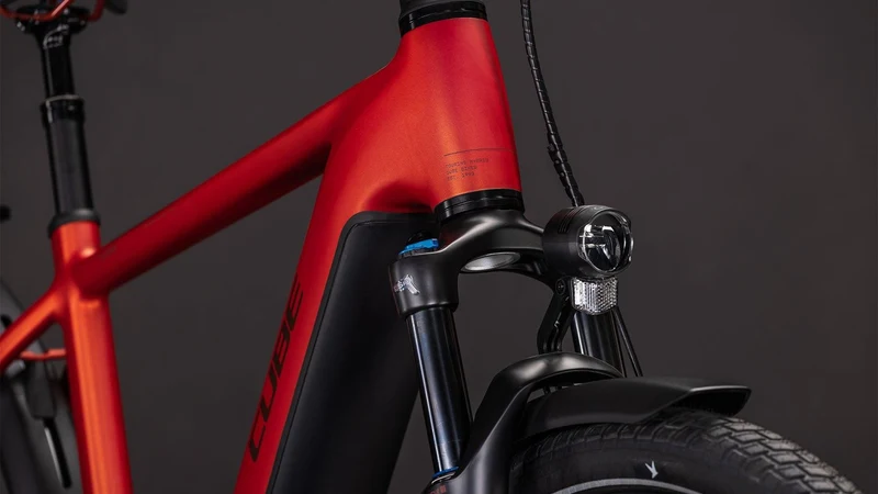 CUBE Touring Hybrid Comfort SLX 800 chilli´n´chrome