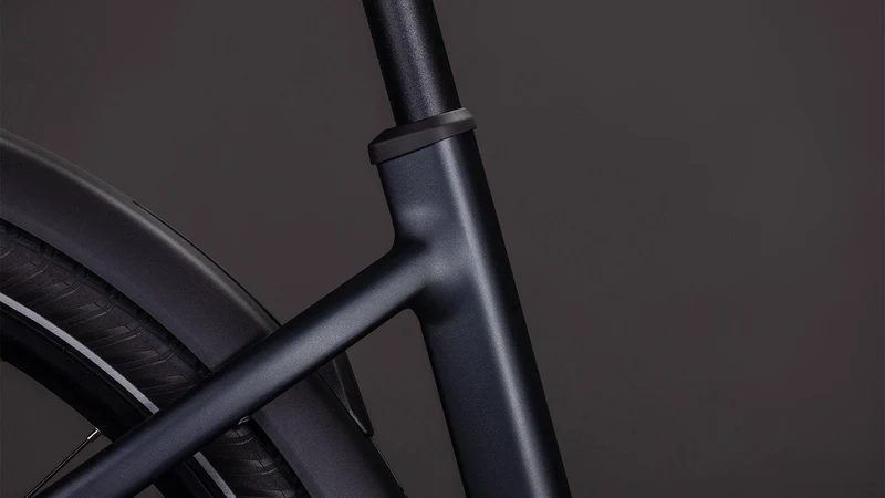 CUBE Touring Hybrid ONE 600 coal´n´chrome