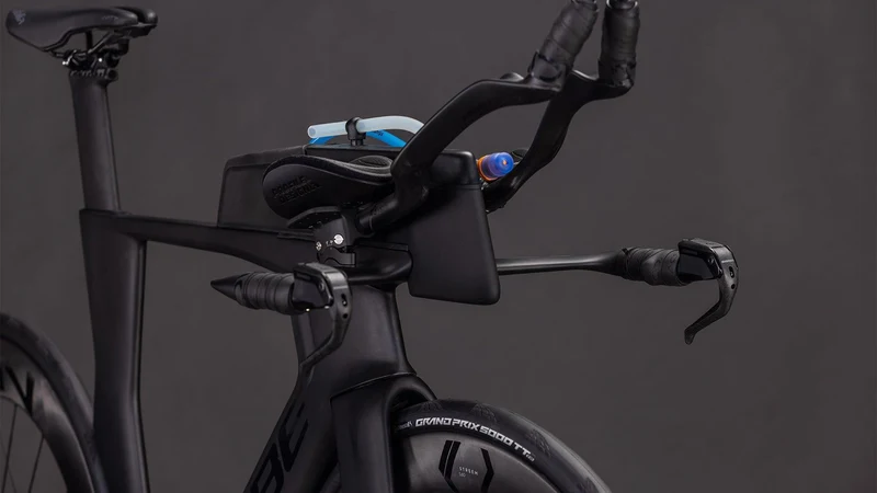 CUBE Aerium C:68X SLX carbon´n´black
