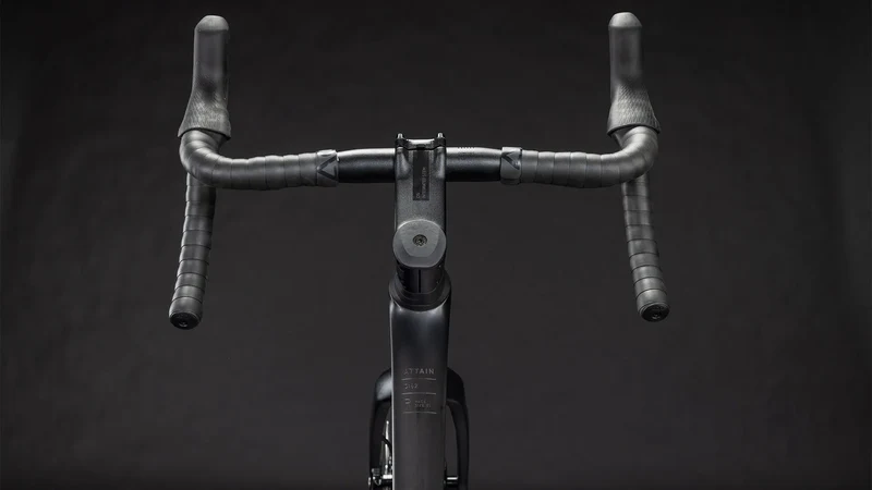 Cube Attain C:62 Race blackline 2026