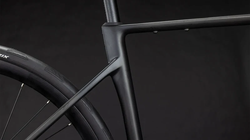Cube Attain C:62 Race blackline 2026