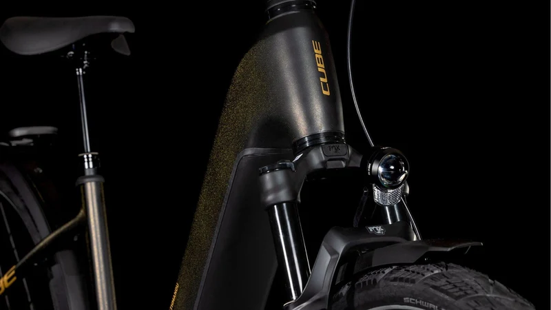 CUBE Kathmandu Hybrid SLT 800 golddust´n´black