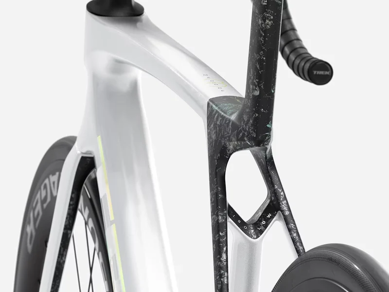 Trek Madone SL 6 AXS Gen 8 Crystal White/Smoke 2026