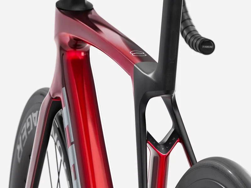 Trek Madone SL 6 Gen 8 Fury Red/Deep Smoke 2027