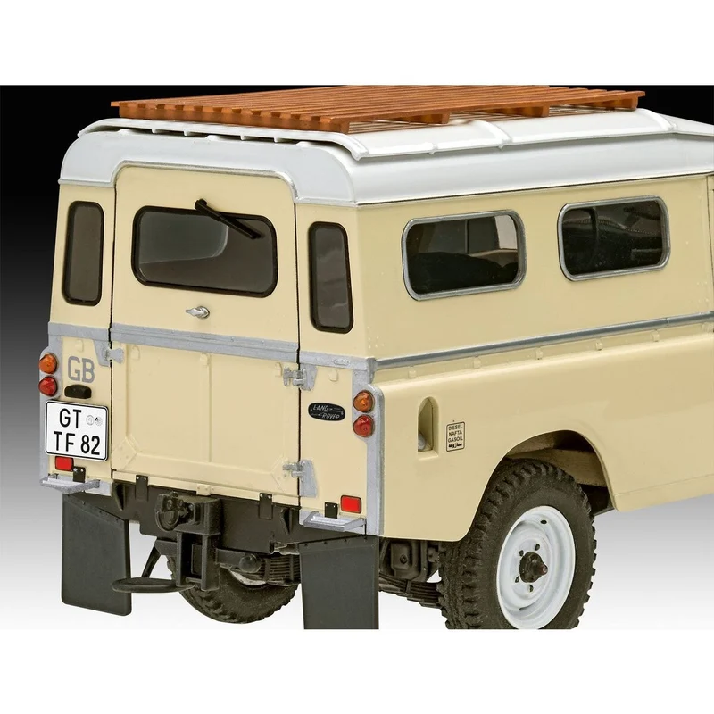 Revell 67056 1:24 Model Set Land Rover Series III LWB (commercial)