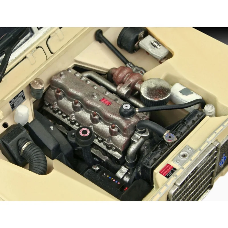 Revell 67056 1:24 Model Set Land Rover Series III LWB (commercial)