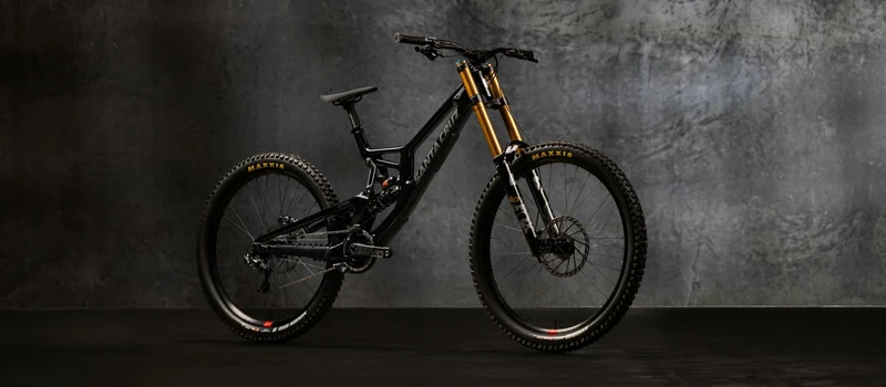 Santa Cruz V10 8 CC X01 Gloss Black Sparkle 2026