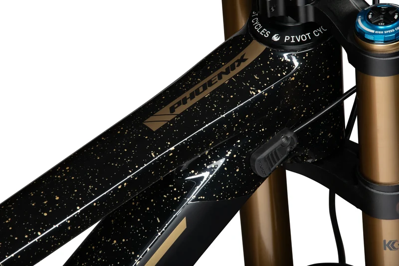 Pivot Phoenix V5 Pro Saint MX AL Black Gold
