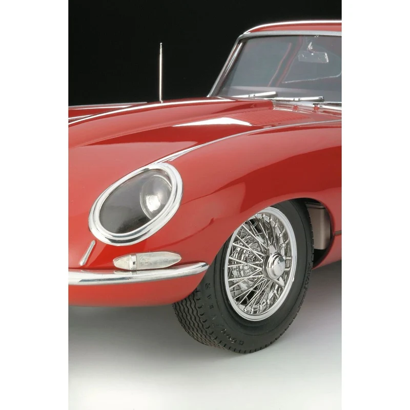 Revell 07717 1:8 Jaguar E-Type