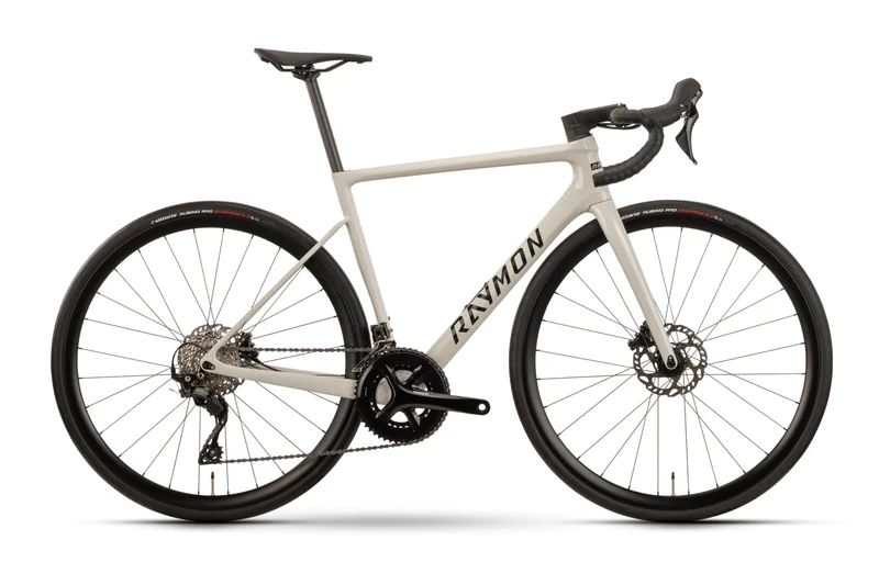 Raymon Kirana light grey stealth