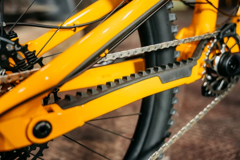 NUKEPROOF Mega 297/290 Alloy Pro | yellow/black