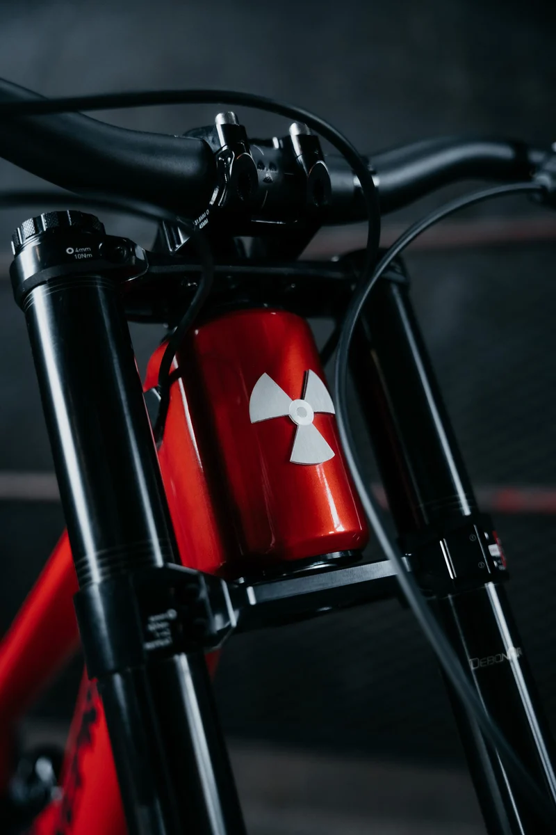 NUKEPROOF Dissent Carbon Pro 297 | red/black