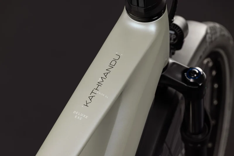 Cube Kathmandu Hybrid Deluxe EXC 800 glintsand´n´black 2027