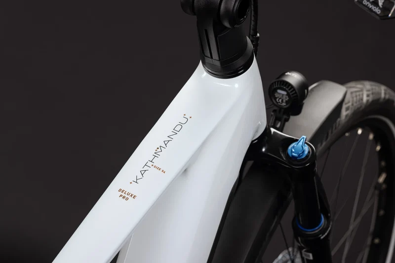 Cube Kathmandu Hybrid Deluxe Pro 800 metallicwhite´n´chrome 2027